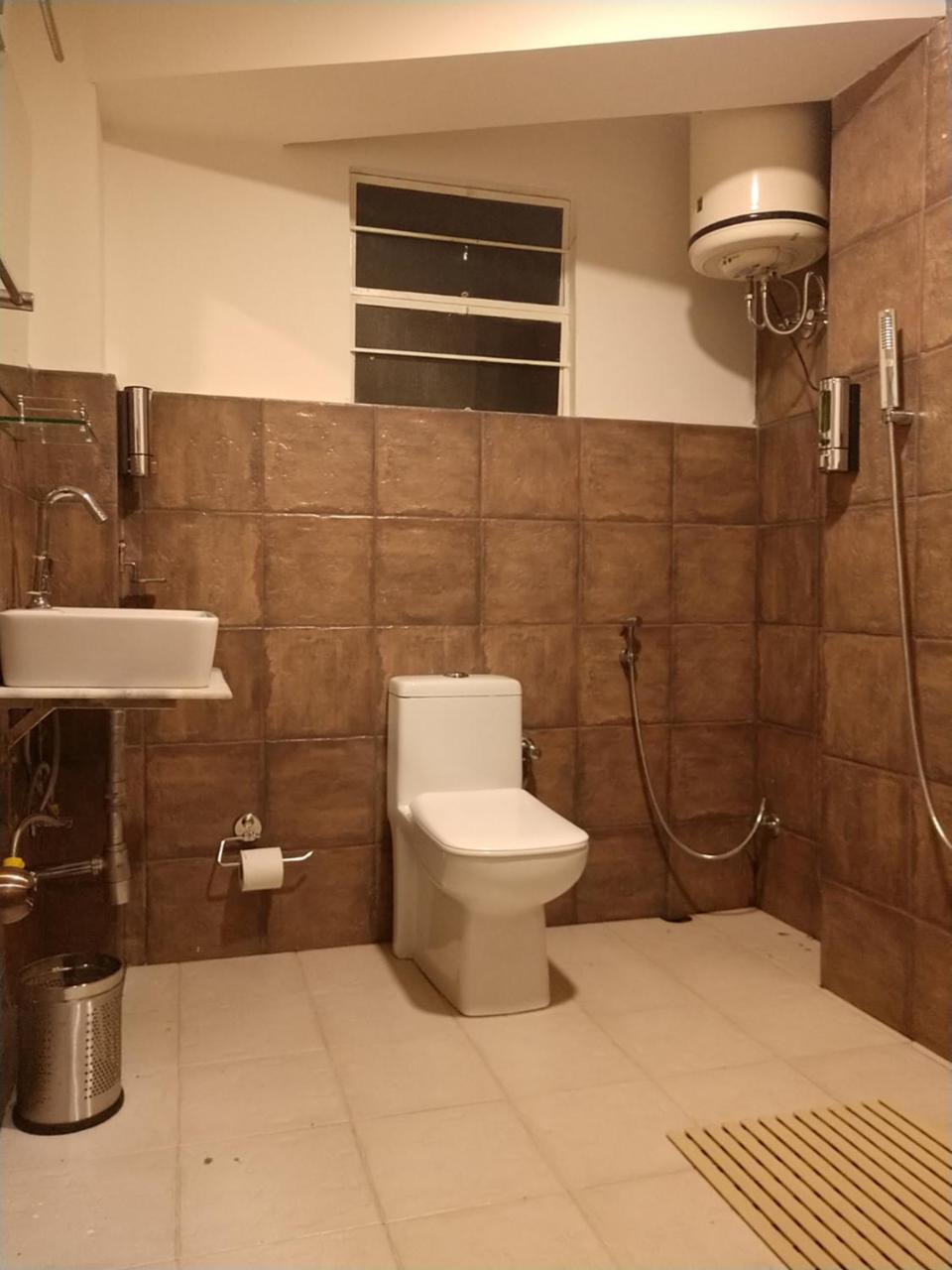 Rockski Boutique Bed & Breakfast Shillong Esterno foto